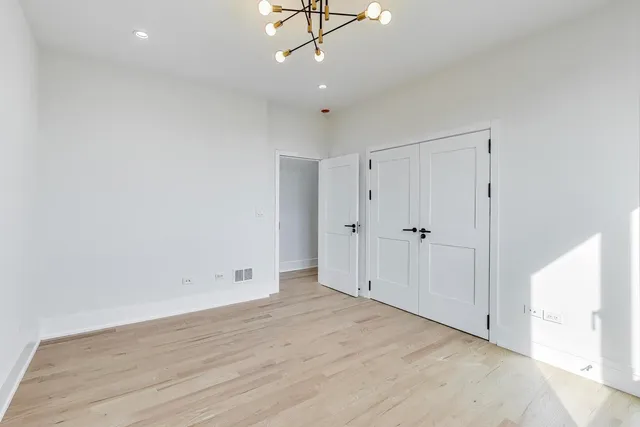 $1,197,000 | 2307 West Foster Avenue, Unit 3, Chicago, IL 60625