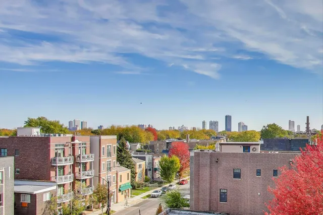 $1,197,000 | 2307 West Foster Avenue, Unit 3, Chicago, IL 60625
