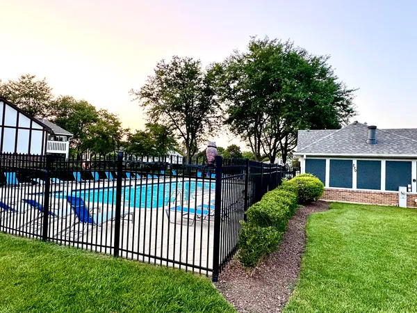 $2,700 | 174 Hemingway Court, Unit 174, Vernon Hills, IL 60061