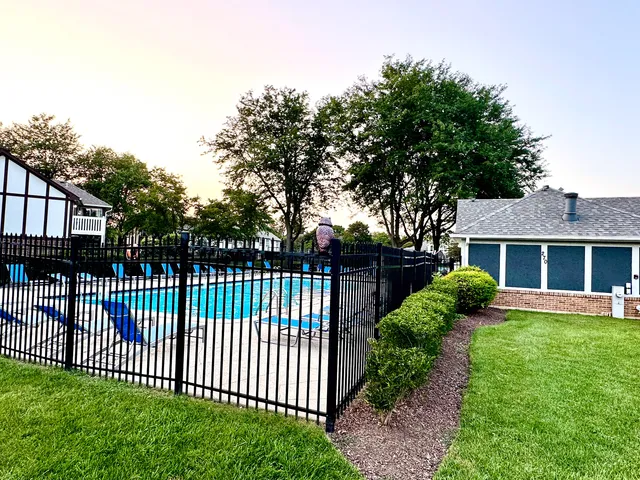 $2,900 | 174 Hemingway Court, Unit 174, Vernon Hills, IL 60061