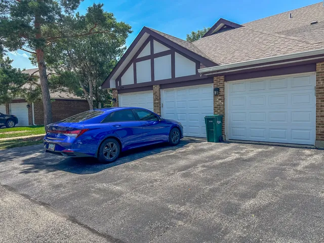 $2,900 | 174 Hemingway Court, Unit 174, Vernon Hills, IL 60061