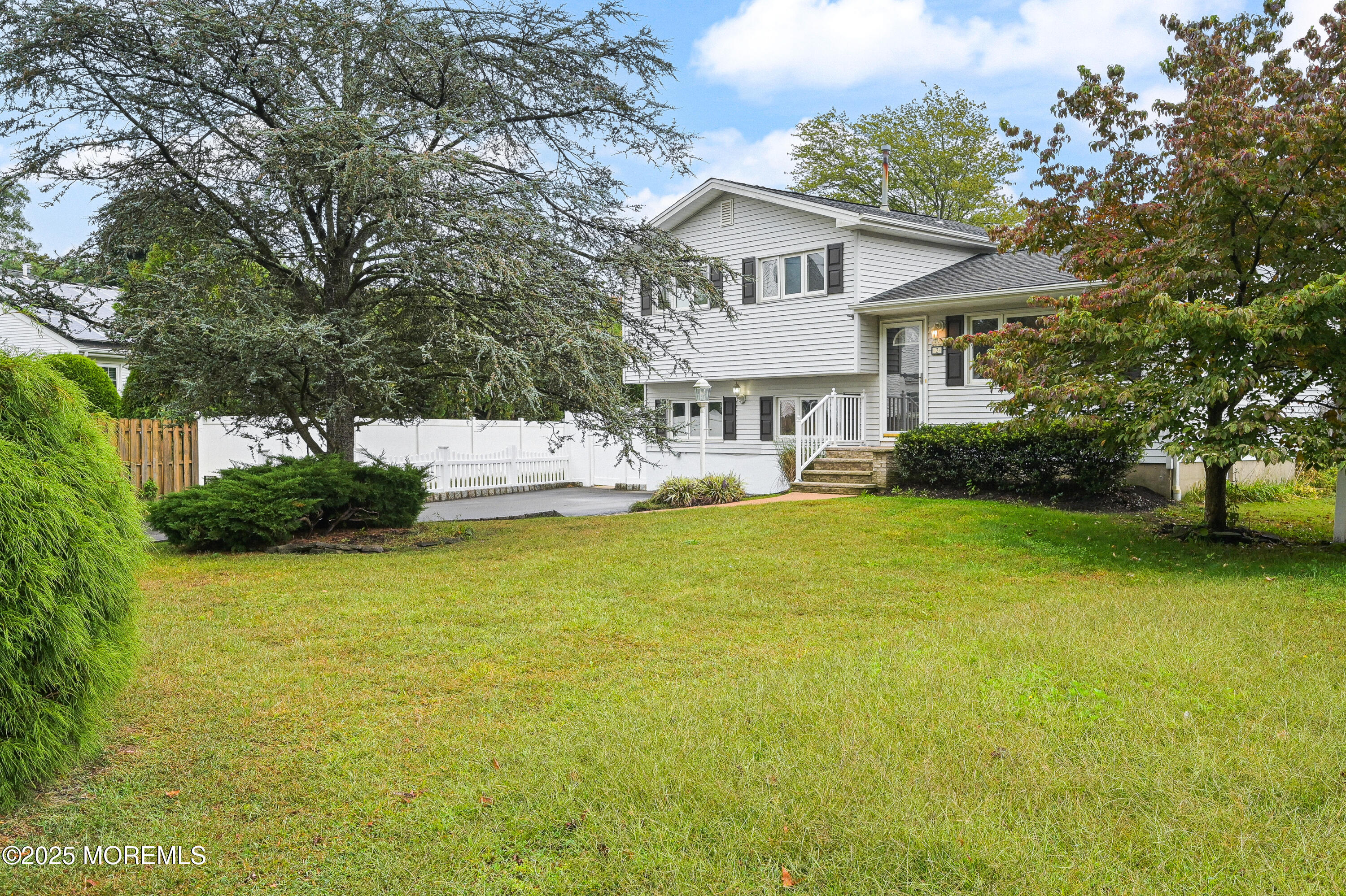2 Palmer Road Middletown, NJ 07748 - Photo 5 of 40 CD120875-4A6A-4F23-B238-238AC3717207