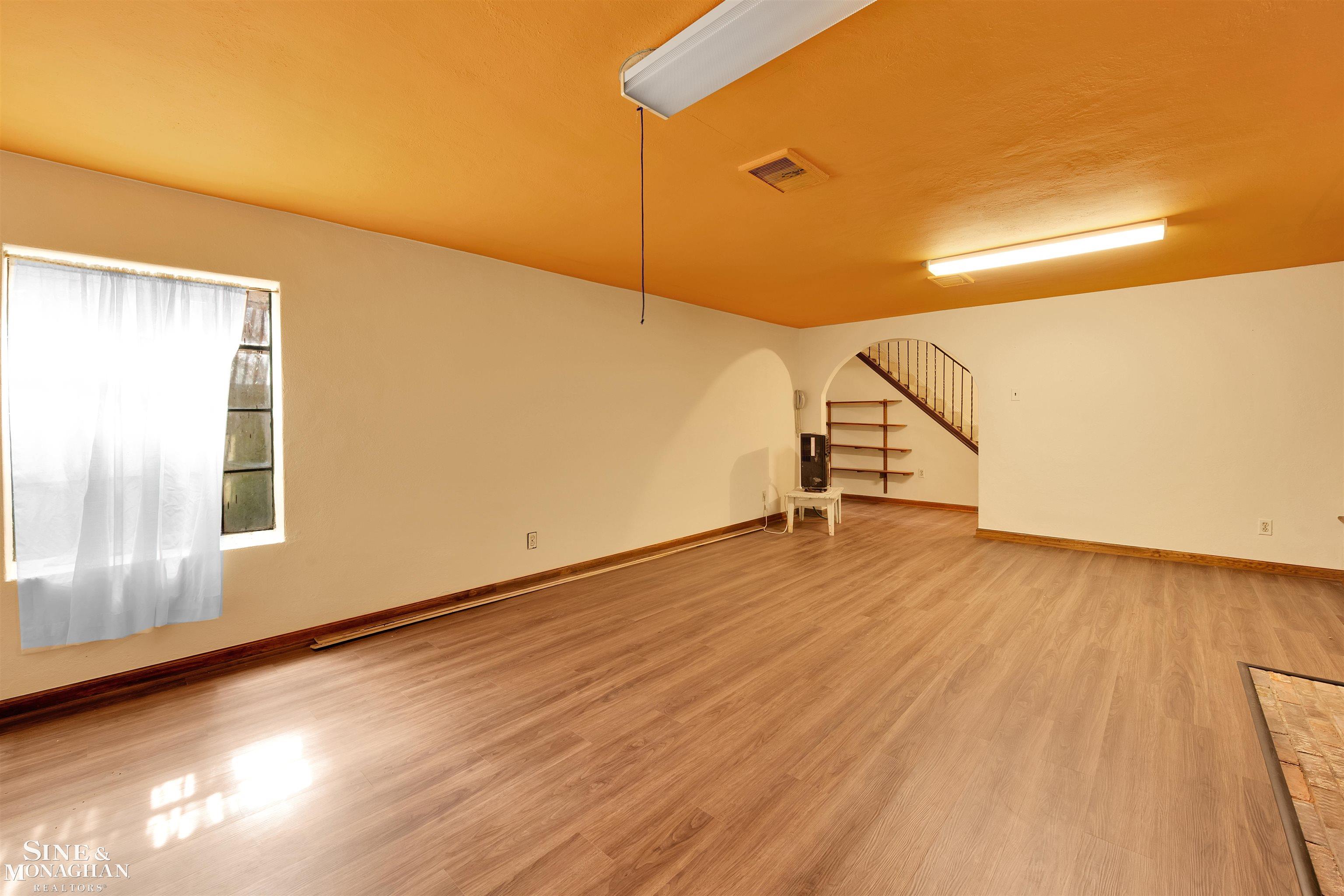 829 Trombley Road Grosse Pointe, MI 48230 - Photo 27 of 45 50149596-e618fc7c-72f3-4b3d-a220-fbe5e1042bf8.JPG