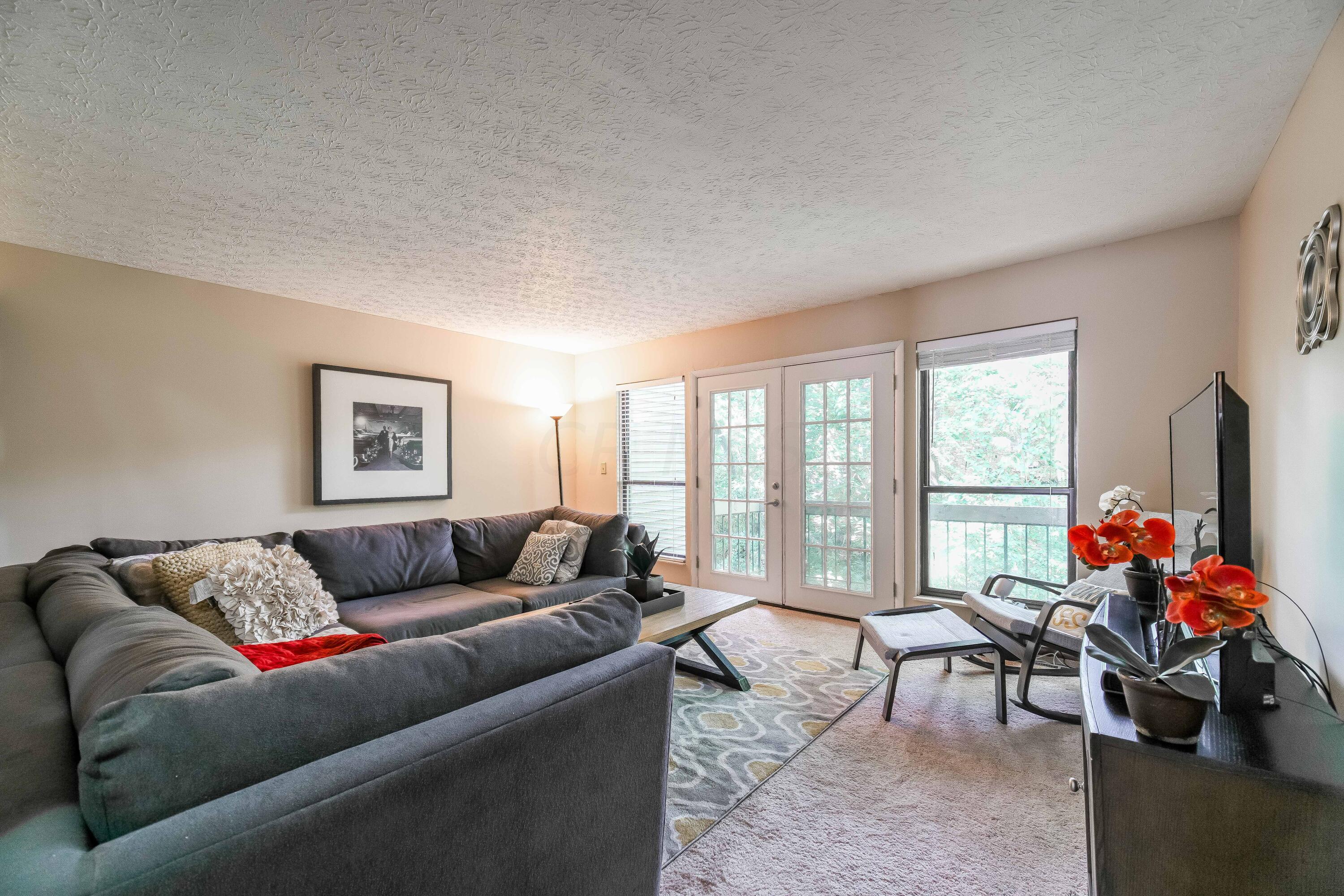 3168 Waldens Ravine Columbus, OH 43221 - Photo 12 of 50 3168 Walden’s Ravine-33