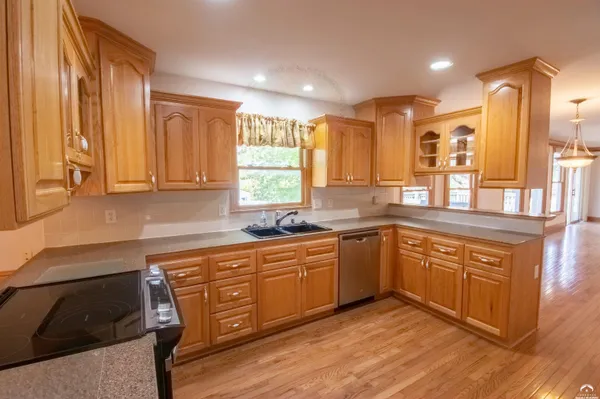 $550,000 | 1215 Hacienda Lane, Lawrence, KS 66049