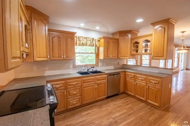 $575,000 | 1215 Hacienda Lane, Lawrence, KS 66049