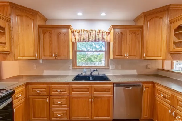 $550,000 | 1215 Hacienda Lane, Lawrence, KS 66049