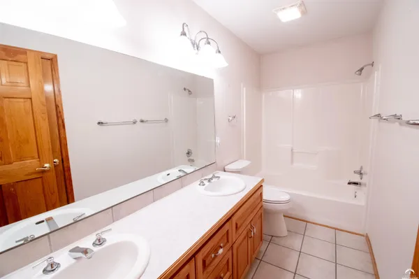 $550,000 | 1215 Hacienda Lane, Lawrence, KS 66049