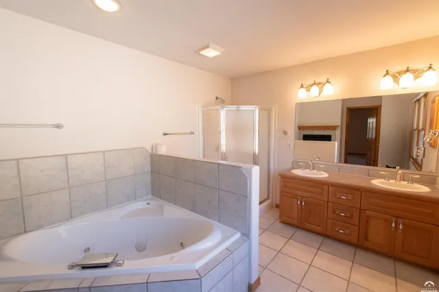 $625,000 | 1215 Hacienda Lane, Lawrence, KS 66049