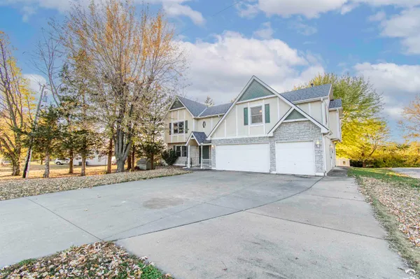 $550,000 | 1215 Hacienda Lane, Lawrence, KS 66049