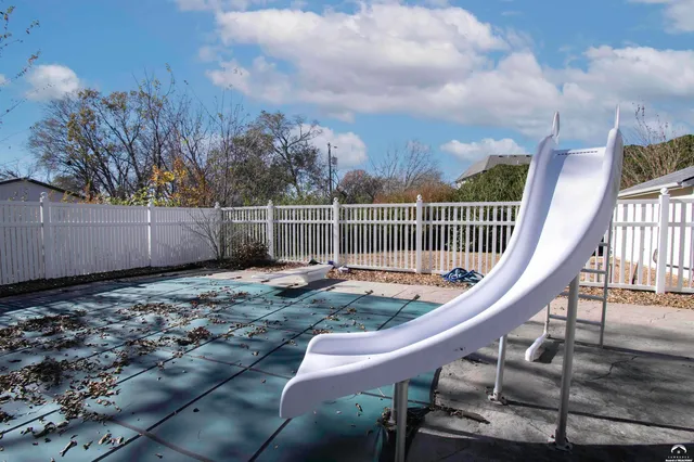 $575,000 | 1215 Hacienda Lane, Lawrence, KS 66049