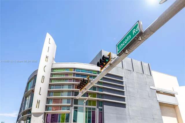 a view of entryway with a front door