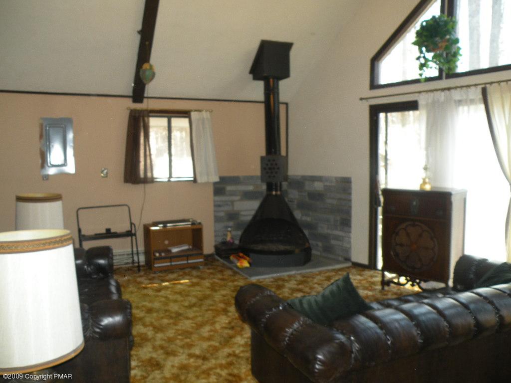 108 Ridge Road Pocono Lake, PA 18347 - Photo 4 of 7 Living Room