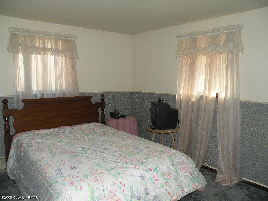 108 Ridge Road Pocono Lake, PA 18347 - Photo 5 of 7 Bedroom