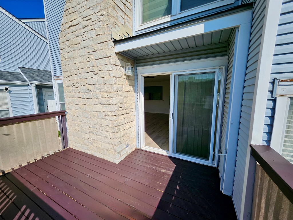 6806 Old Quarry Lane Austin, TX 78731 - Photo 28 of 29 a view of a deck of the house