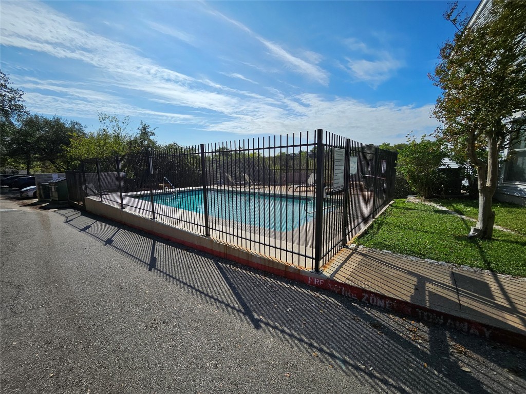 6806 Old Quarry Lane Austin, TX 78731 - Photo 29 of 29 a view of a balcony with city view