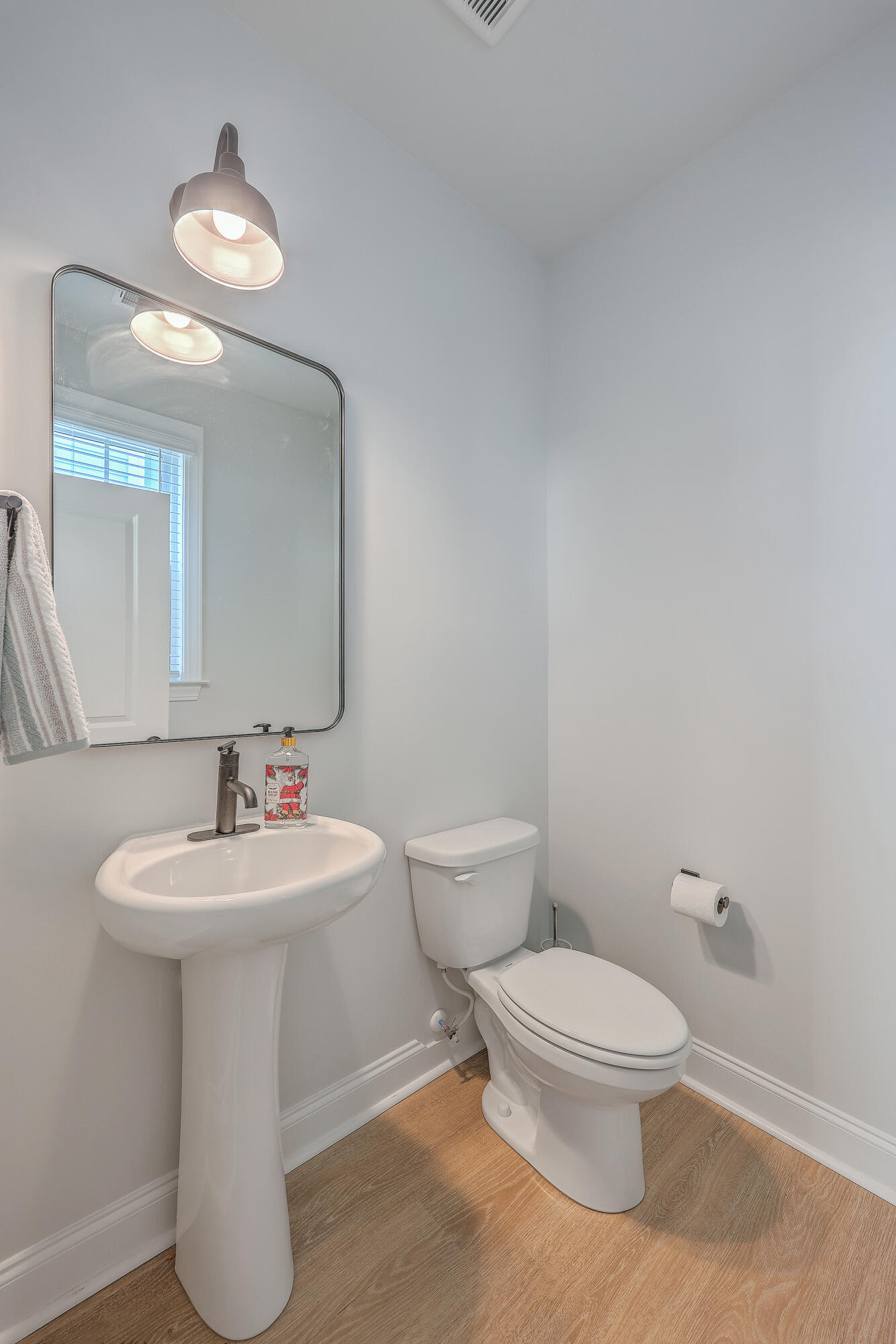 1225 Crooked Oak Road Charleston, SC 29492 - Photo 14 of 32 Powder Room