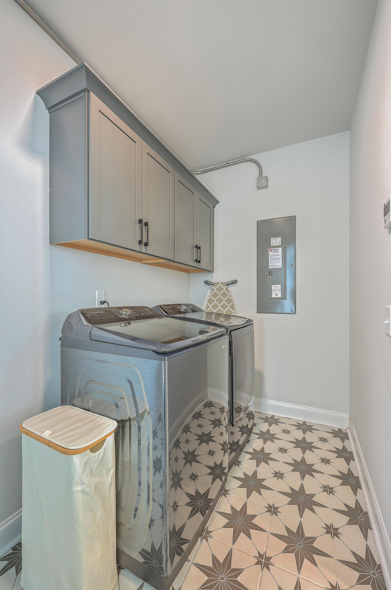 1225 Crooked Oak Road Charleston, SC 29492 - Photo 26 of 32 Laundry Room