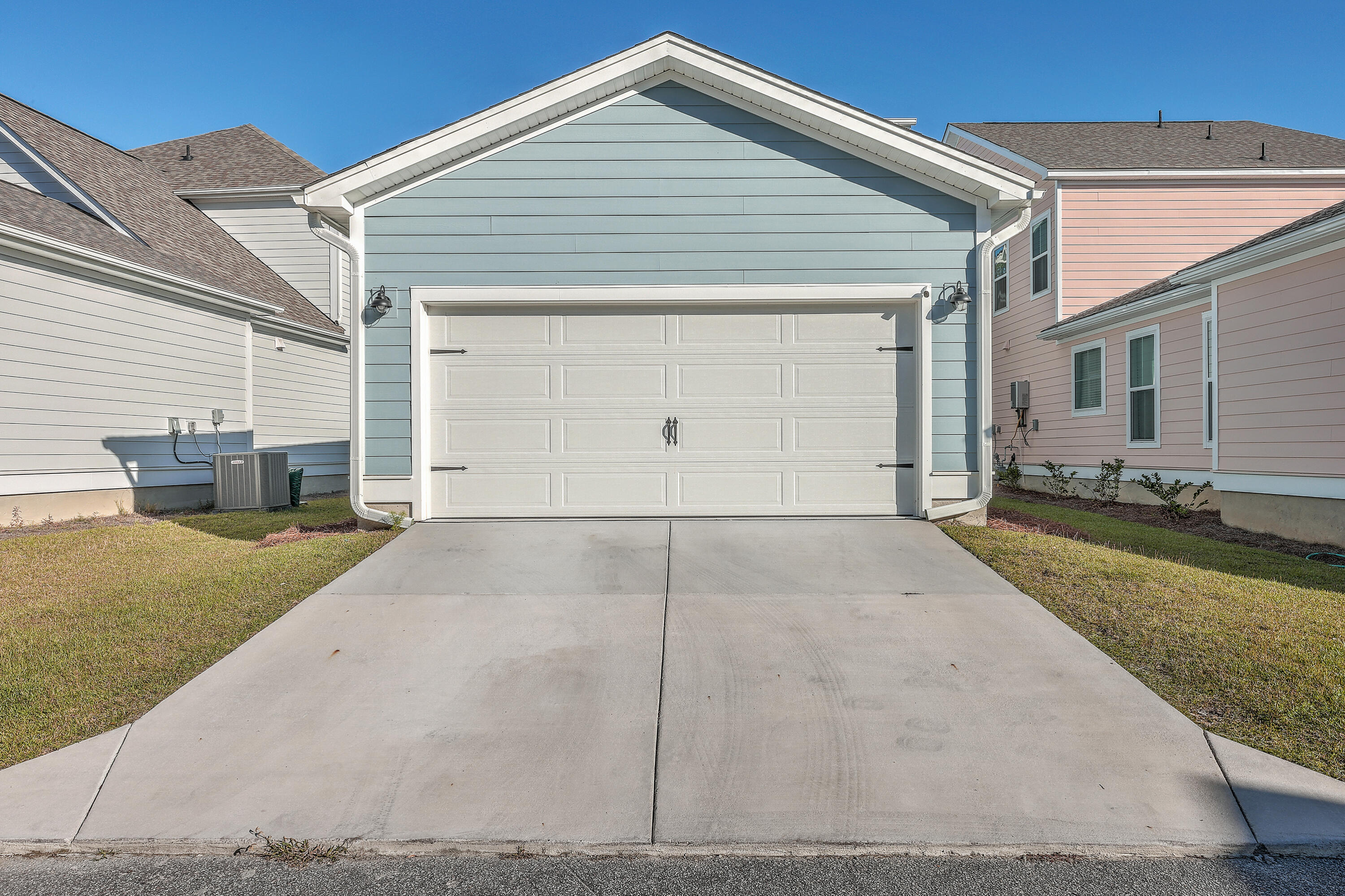 1225 Crooked Oak Road Charleston, SC 29492 - Photo 31 of 32 Exterior Driveway