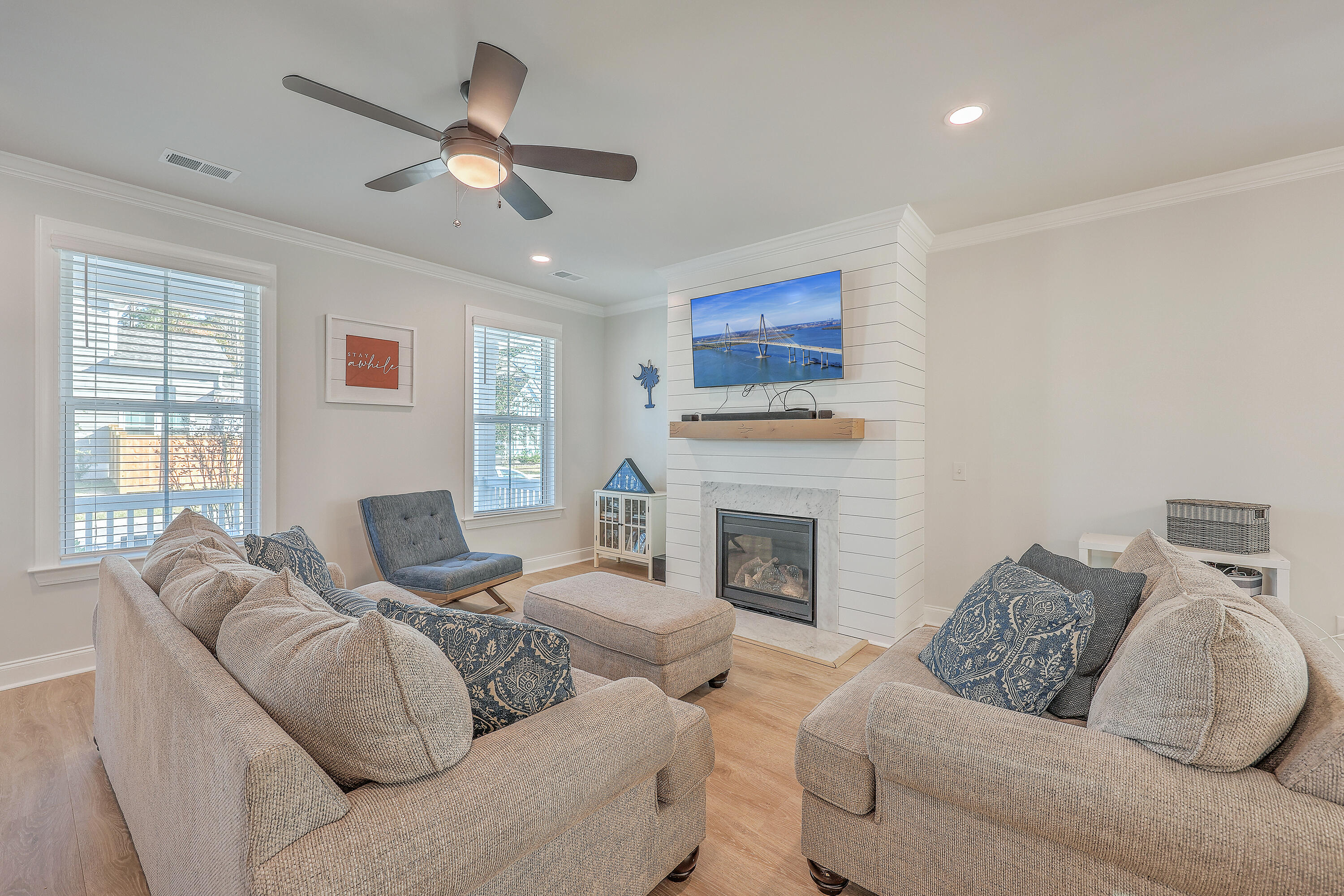 1225 Crooked Oak Road Charleston, SC 29492 - Photo 6 of 32 Living Room