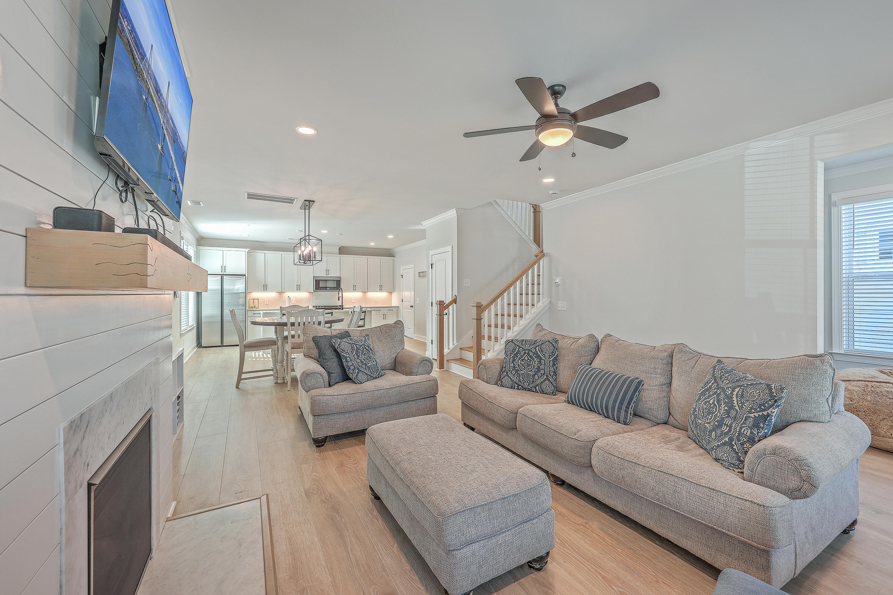 1225 Crooked Oak Road Charleston, SC 29492 - Photo 7 of 32 Living Room