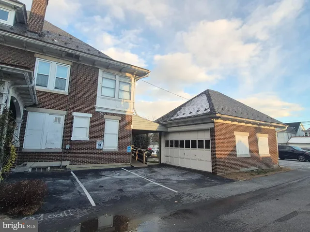 $430,000 | 220 East Main Street, Palmyra, PA 17078