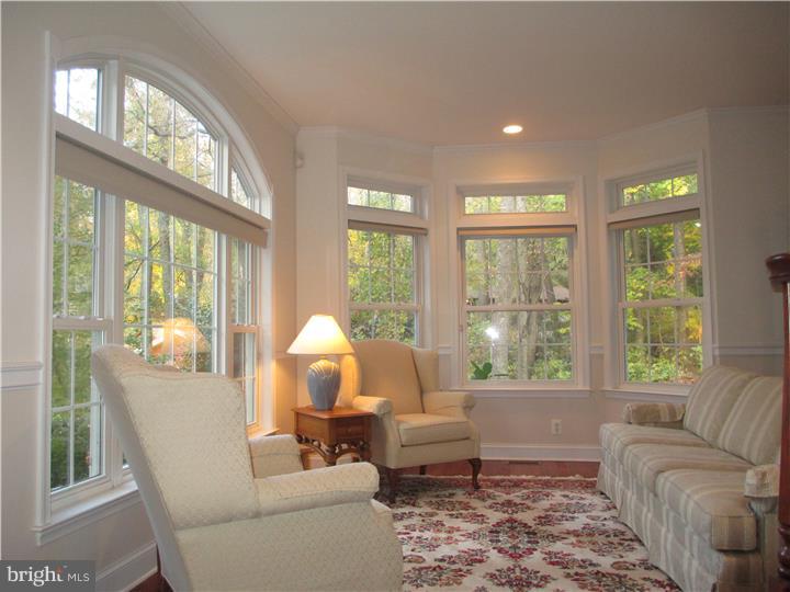 110 Moredun Road, Unit R Philadelphia, PA 19115 - Photo 5 of 23 Living Room