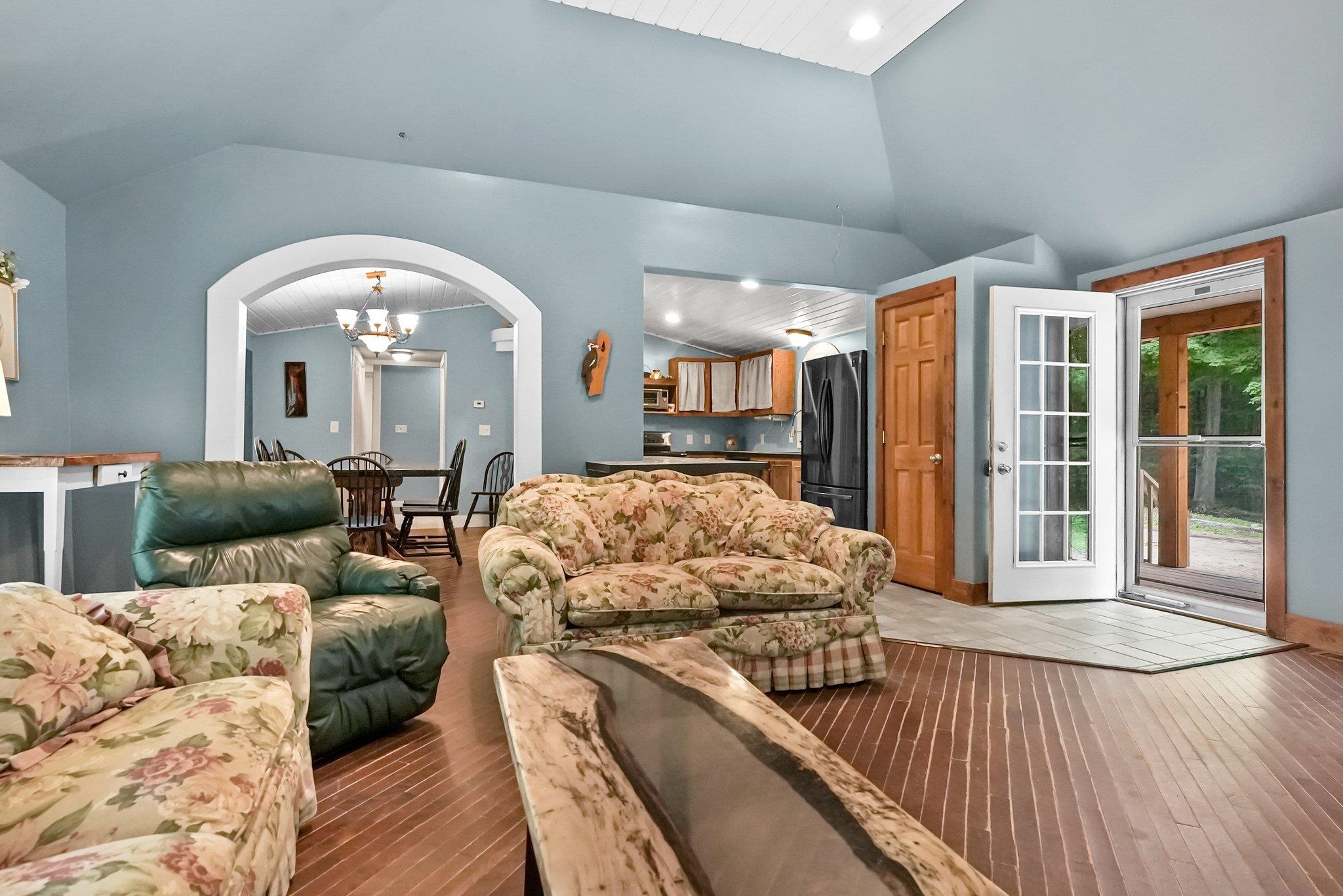 3024 Cooper Road Beulah, MI 49617 - Photo 8 of 36 1924813-27472b7d-1bae-4c67-9e25-97004d89cd85.JPG