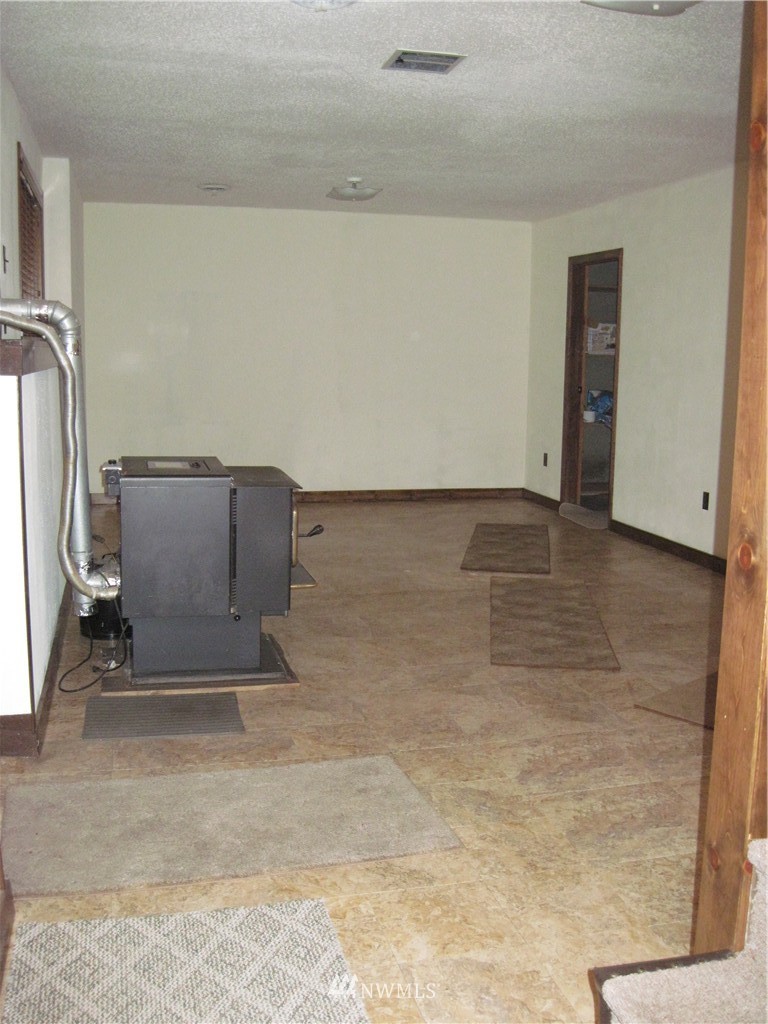 330 Southwest Spruce Road Port Orchard, WA 98367 - Photo 14 of 15 Gallery Image 14