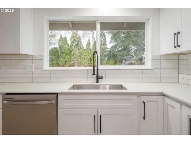 $465,000 | 161 Lynnbrook Drive, Eugene, OR 97404