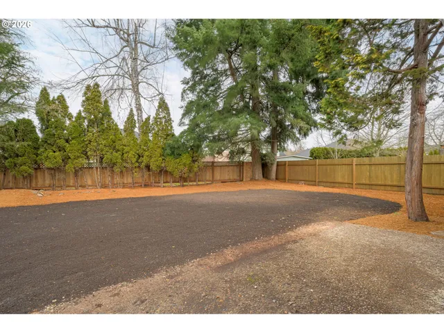 $465,000 | 161 Lynnbrook Drive, Eugene, OR 97404