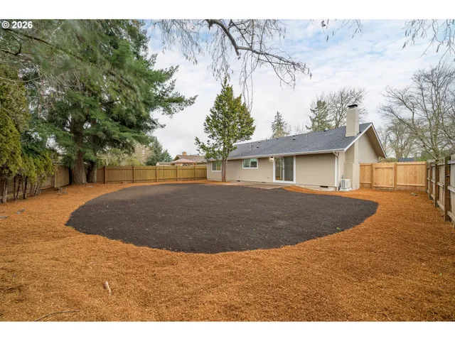 $465,000 | 161 Lynnbrook Drive, Eugene, OR 97404