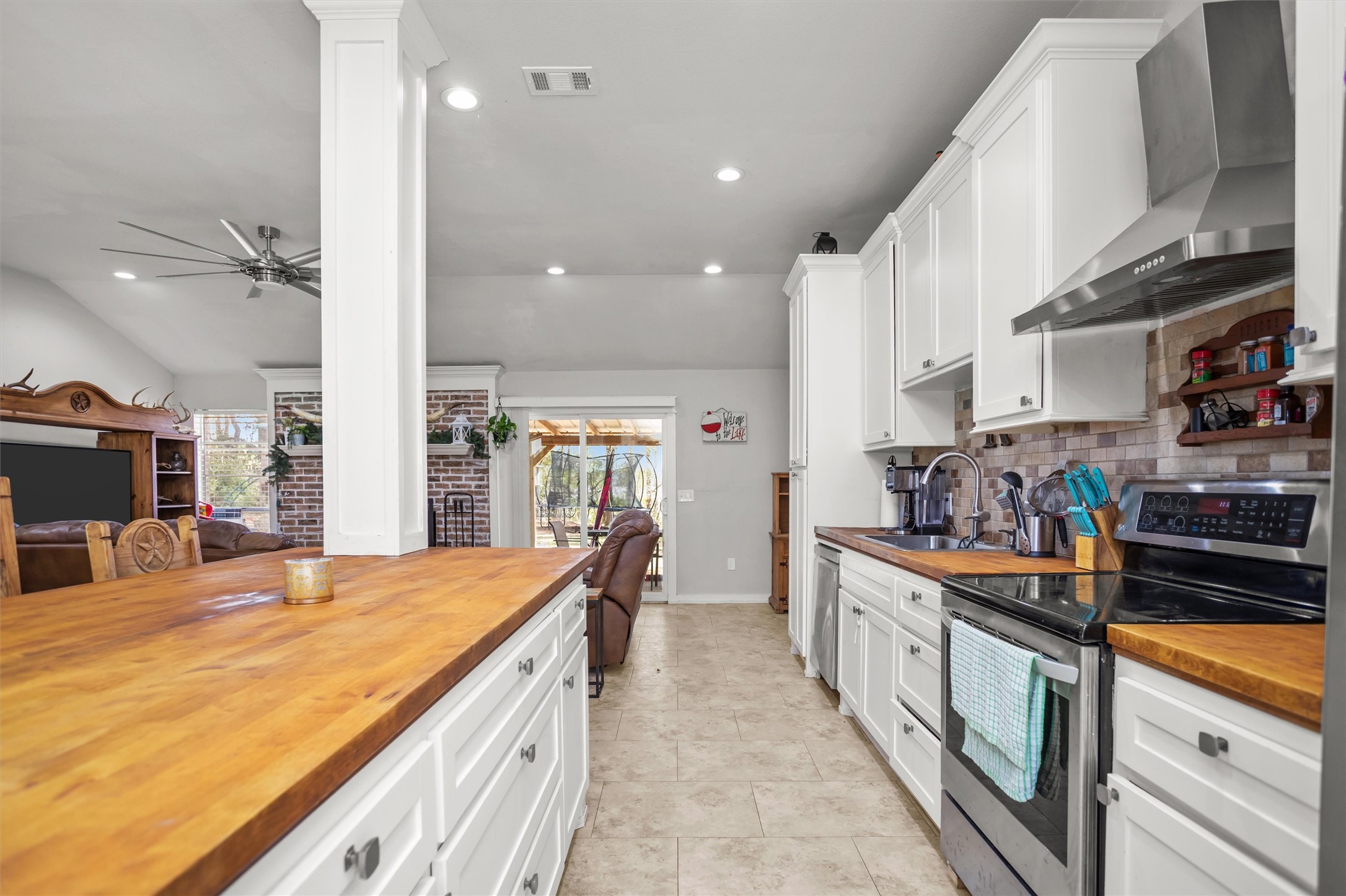 636 Campoli Road Etoile, TX 75944 - Photo 10 of 29 Gallery Image 10
