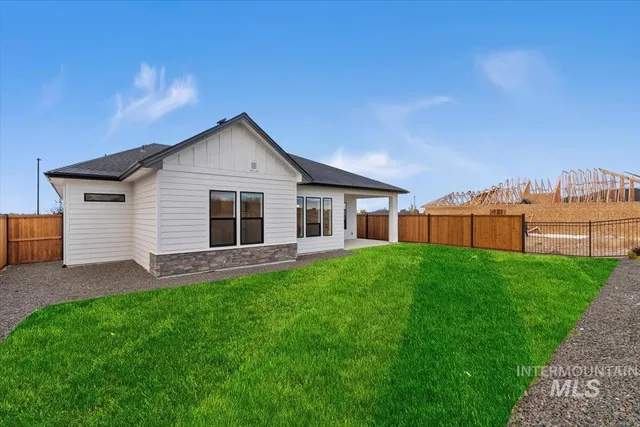 $649,880 | 105 South Sunniva Avenue, Kuna, ID 83634