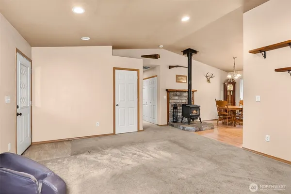 $629,000 | 14628 Vail Cut Off Road Southeast, Rainier, WA 98576