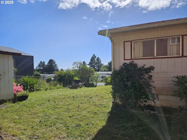 $85,000 | 16427 Vista Hills Drive, Unit 17, Brookings, OR 97415