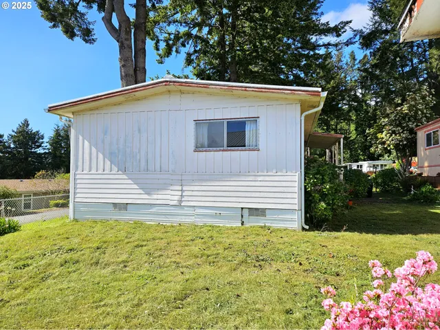 $85,000 | 16427 Vista Hills Drive, Unit 17, Brookings, OR 97415