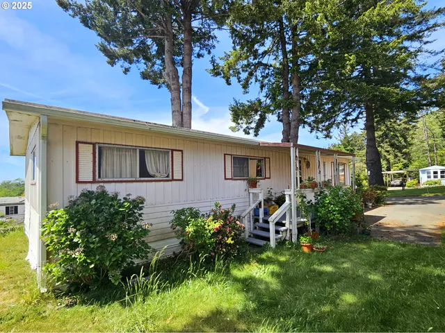 $85,000 | 16427 Vista Hills Drive, Unit 17, Brookings, OR 97415