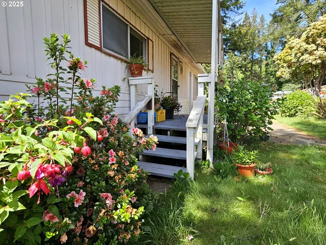 $85,000 | 16427 Vista Hills Drive, Unit 17, Brookings, OR 97415