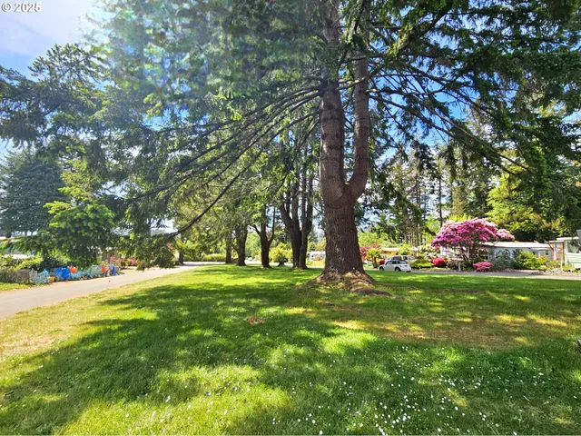 $85,000 | 16427 Vista Hills Drive, Unit 17, Brookings, OR 97415