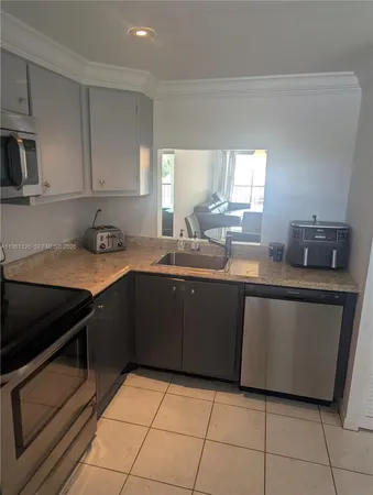 $2,050 | 3920 Inverrary Boulevard, Unit 204C, Lauderhill, FL 33319