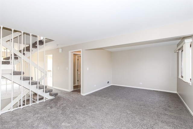 732 High Ridge Road Roselle, IL 60172 - Photo 9 of 25