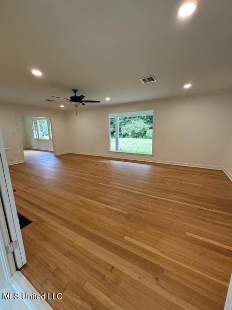 218 Lower Woodville Road Natchez, MS 39120 - Photo 3 of 29 LIVING ROOM