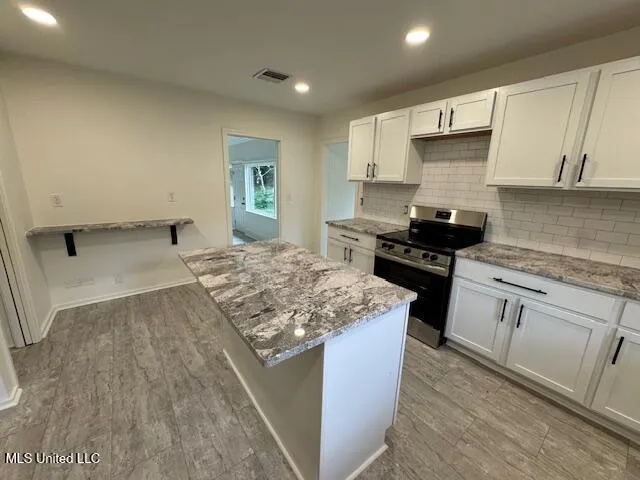 $297,000 | 218 Lower Woodville Road, Natchez, MS 39120