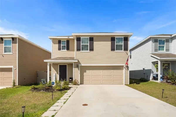 $2,600 | 24672 Northwest 11th Place, Newberry, FL 32669
