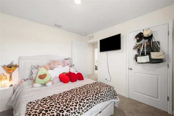 $2,600 | 24672 Northwest 11th Place, Newberry, FL 32669
