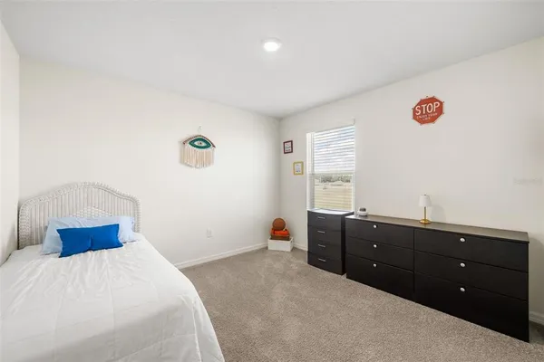 $2,600 | 24672 Northwest 11th Place, Newberry, FL 32669