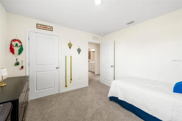 $2,600 | 24672 Northwest 11th Place, Newberry, FL 32669