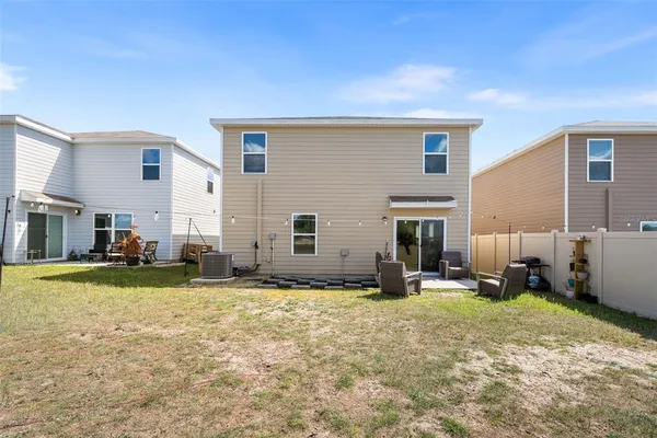 $2,600 | 24672 Northwest 11th Place, Newberry, FL 32669