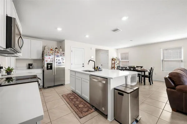 $2,600 | 24672 Northwest 11th Place, Newberry, FL 32669